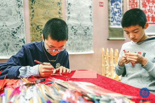 走进非遗 剪纸 桦树皮画 麦秸画 手工布艺 黑陶 烙画葫芦 走进冰雪非遗节特色 传承 展区