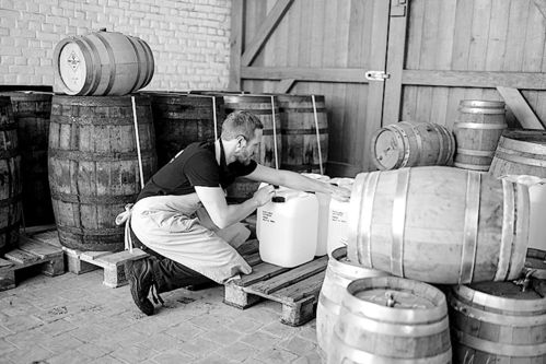 为应对医疗用品需求 比利时啤酒厂转产医用酒精